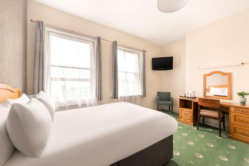 The County Hotel - image 6