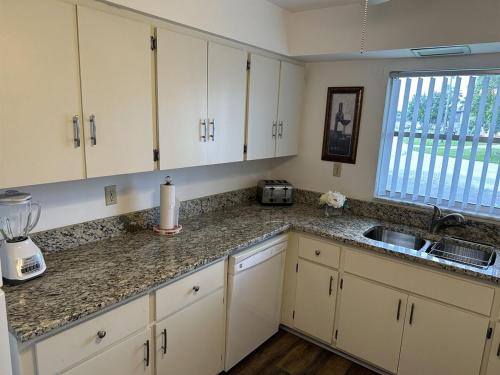 Two-Bedroom House image 2