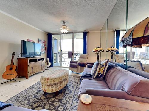 Bahia Vista 9-521, 2 Bedrooms, Heated Pool, Spa, Sleeps 4, Near Beach in St Petersburg, USA