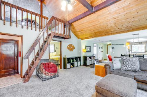 Pet-Friendly Ocean Park Rental w/ Outdoor Fire Pit in Ocean Park (WA)