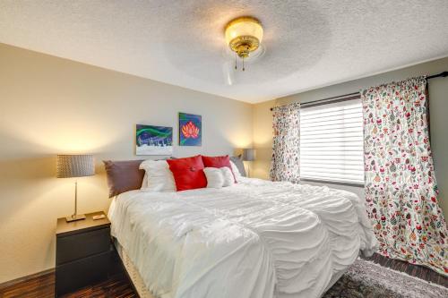 Pet-Friendly Ocean Park Rental w/ Outdoor Fire Pit in Ocean Park (WA)