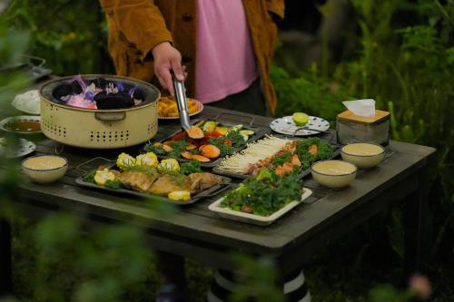 Restaurant, He Maison Retreat in Ta Nung