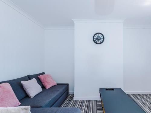 Sleeps 10-5 Beds-Parking-Modern-Free WiFi