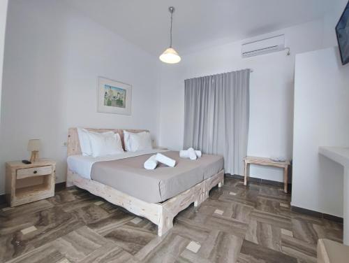 The Cliff Reflections - Adults Only Room Type - Junior Suite with Caldera View