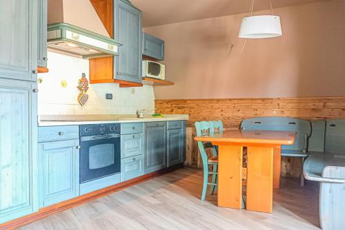2 bedrooms, 4 beds