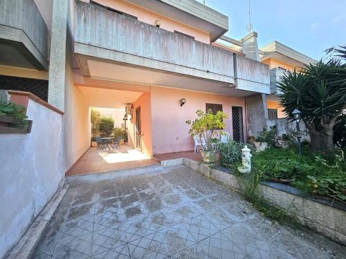 Exterior view, Villa Silvana in San Cataldo