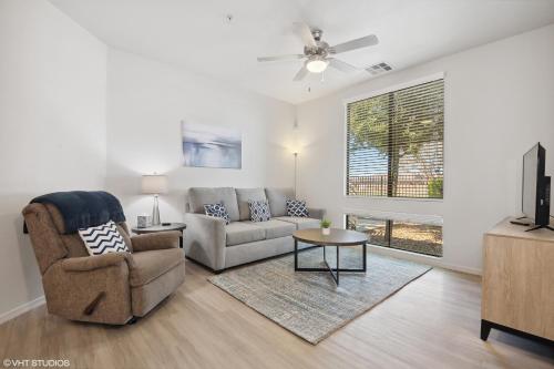 Pure Suites 2 Bed Furnished Apt Gilbert Pools Gym Park