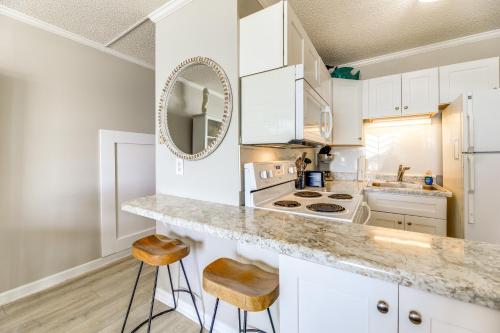 Oceanfront Gem with Views in North Topsail Beach Oceanfront Gem with Views in North Topsail Beach
