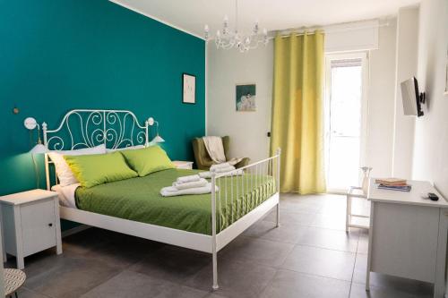 Mille Culure – Naples, CO