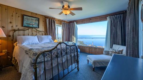 PA Crows Nest Cottage in Port Angeles