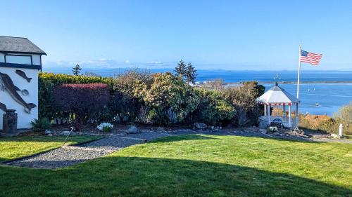 PA Crows Nest Cottage in Port Angeles