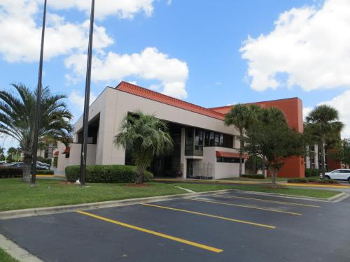Grand Hotel Orando at Universal Blvd - image 12