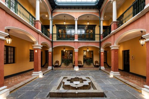 Фасада на хотела, Hotel De La Opera in Bogotá