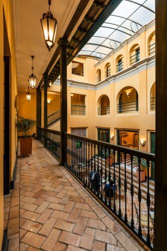 Фасада на хотела, Hotel De La Opera in Bogotá
