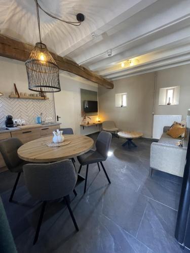18 4p Authentic Cosy Cottage