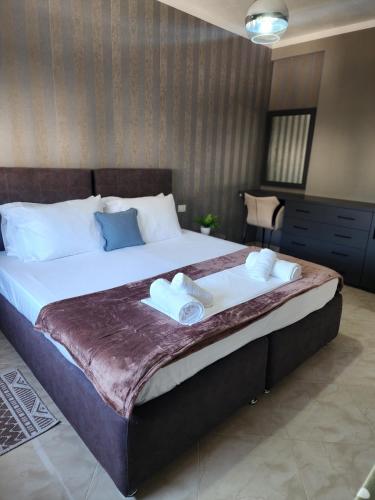 One-Bedroom Apartment image 7