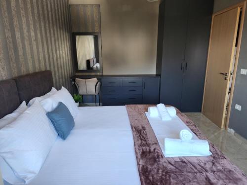 One-Bedroom Apartment image 1