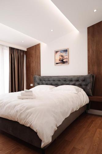 Apartment 103, Тирана