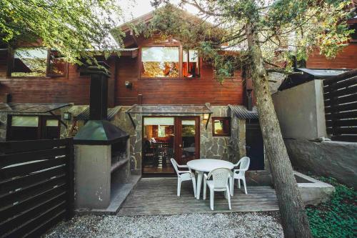 Arbolar, Casas de Montana- Piscina climatizada in Villa la Angostura
