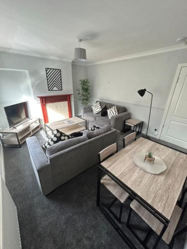 3-Bed Apartment Central Greenock in Greenock