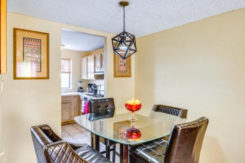 Patio & Mtn Views: Family Gem in California City in Kalifornijas pilsēta (CA)