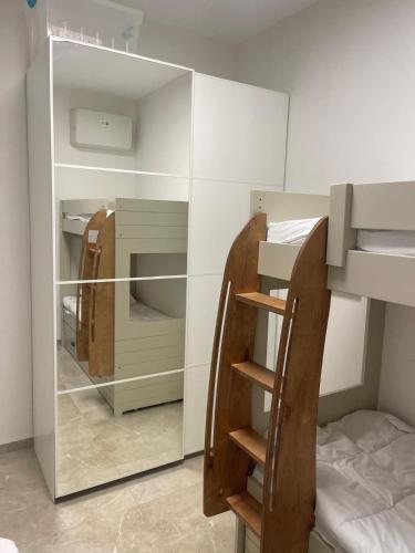 J Tower Luxury - image 14
