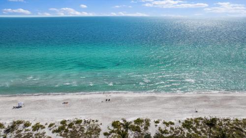 Sunset Sanctuary in Longboat Key, USA