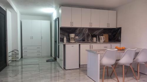 Tiny home at the castle, Shkodër (photo 5)