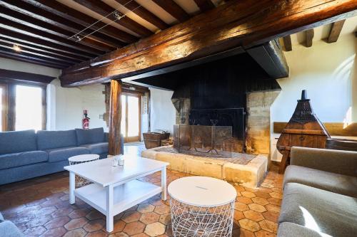 Gîte 8 chambres entre Reims et Epernay - La Chenevière - Gîtes Au Beau Sarrazin (Gite 8 chambres entre Reims et Epernay - La Cheneviere - Gites Au Beau Sarrazin) in Fontaine-Sur-Ay