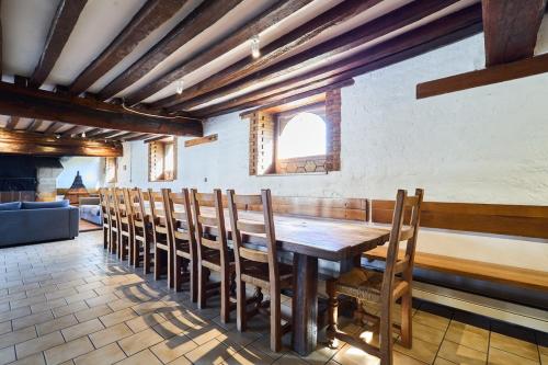 Gîte 8 chambres entre Reims et Epernay - La Chenevière - Gîtes Au Beau Sarrazin (Gite 8 chambres entre Reims et Epernay - La Cheneviere - Gites Au Beau Sarrazin) in Fontaine-Sur-Ay
