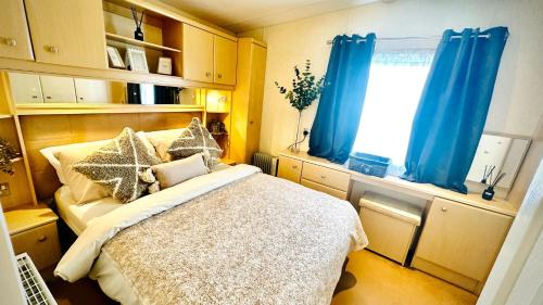 Shoreline Stay in Port Carlisle