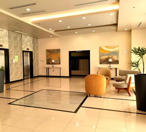 Mholder's Suite, Manila