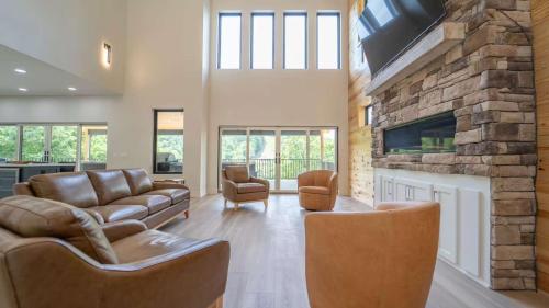 Beaver Lake Retreat with Hot Tub & Game Room in Prairie Creek (AR)
