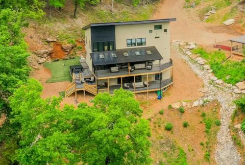 Beaver Lake Retreat with Hot Tub & Game Room in Prairie Creek (AR)