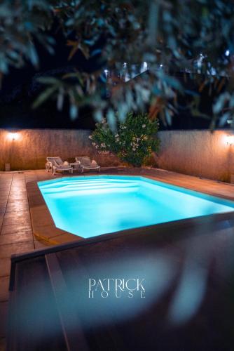 Chambre privee avec Piscine in Saint-Marcel