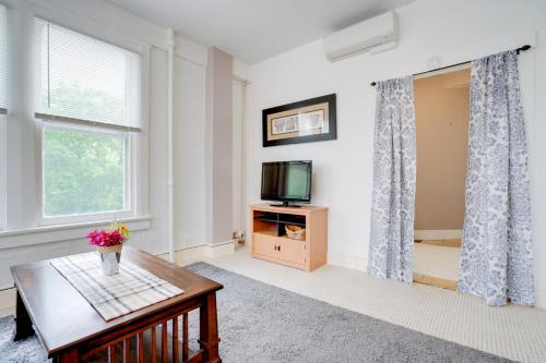 Downtown Schertz Vacation Rental Near Restaurants! in Schertz, USA