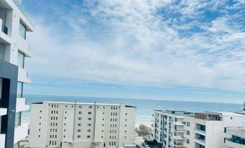One-Bedroom Apartment with Sea View and Balcony image 7