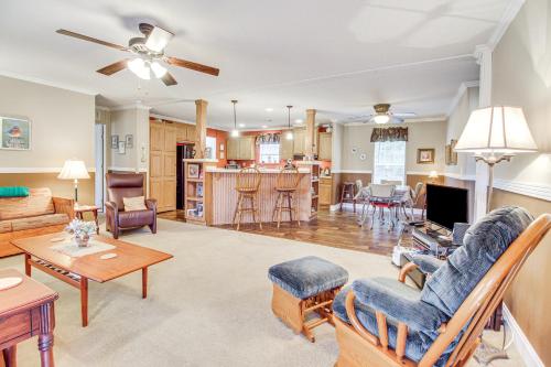 WFH-Friendly: Rural & Secluded Gem in Claxton! in فداليا