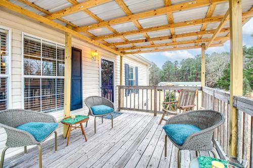 . Fireside Nights + Family Fun! Quiet Claxton Home