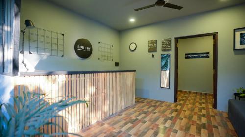 Előcsarnok, Sort By Stays, Siolim in Vagator