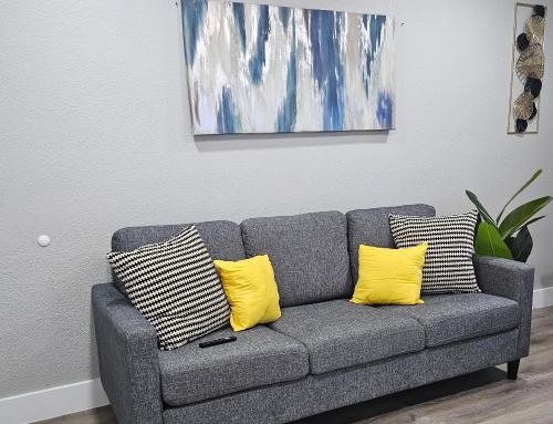 Homey 2br Home Near Dt & Airport in Austin, USA
