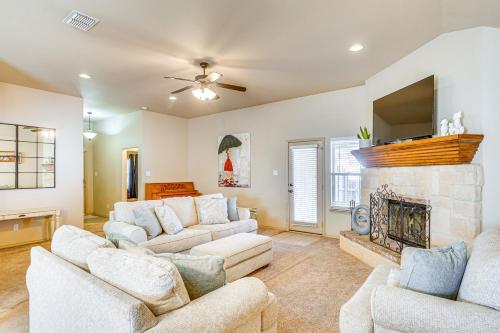 7 Mi to Dtwn Family Home with Patio in Lubbock