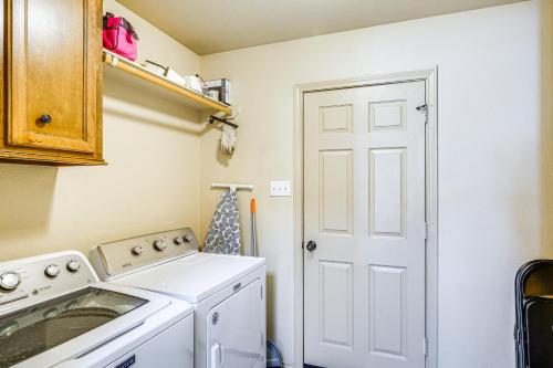 7 Mi to Dtwn Family Home with Patio in Lubbock