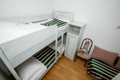 Quadruple Room with Balcony image 7
