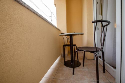 Triple Room with Balcony image 1