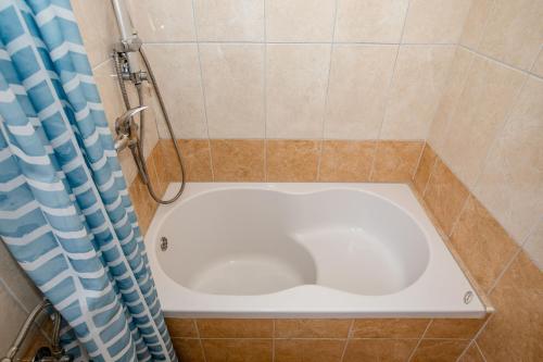 Triple Room with Balcony image 3