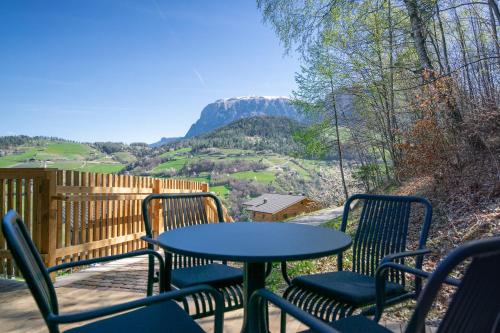 Superior One-Bedroom Apartment with Balcony