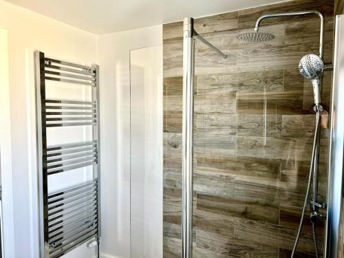 Racecourse Marina Lodge, Hot tub, Gated Parking, Windsor (photo 8)