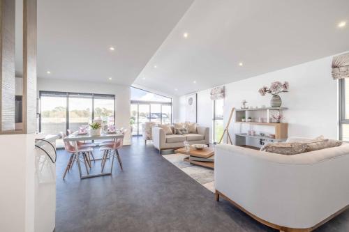 Racecourse Marina Lodge, Hot tub, Gated Parking, Windsor (photo 4)