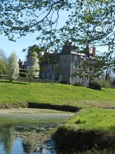 Viesnīcas āriene, Château d'Hugémont- aile du Parc (Chateau d'Hugemont- aile du Parc) in Taisnieres-en-Thierache